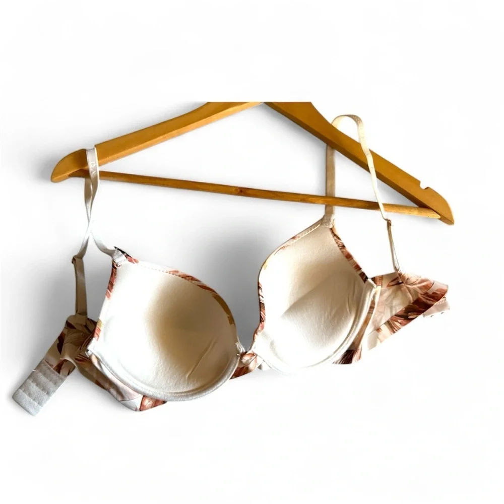 Danskin Micro Underwire Bra . Size 34B